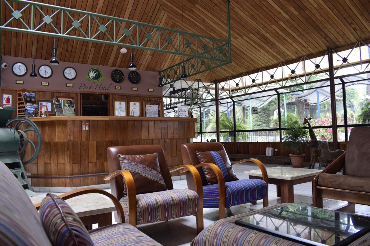 Park Hotel Santa Cruz Verapaz 外观 照片