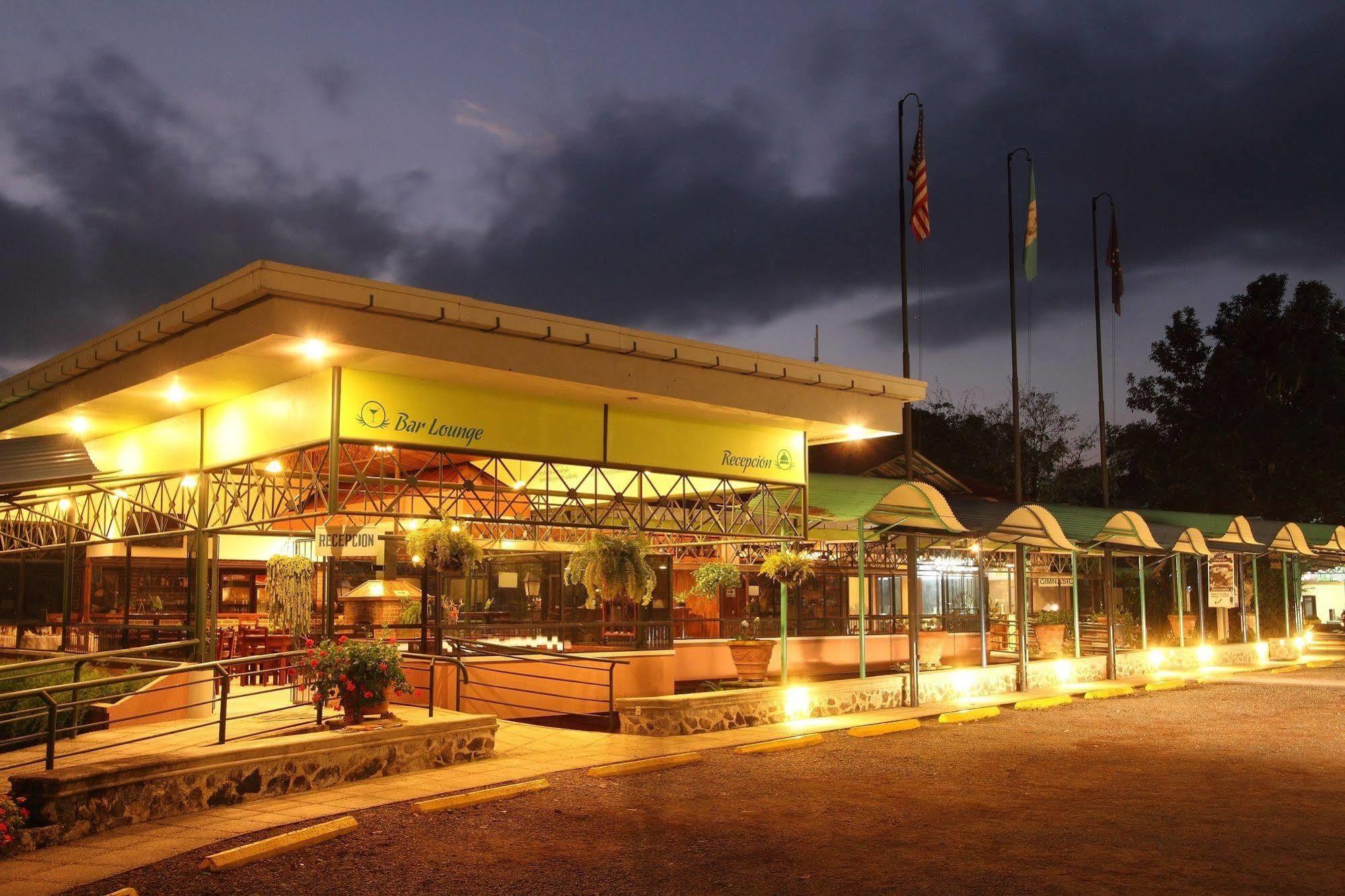 Park Hotel Santa Cruz Verapaz 外观 照片
