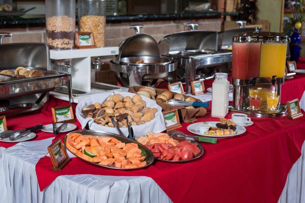 Park Hotel Santa Cruz Verapaz 外观 照片